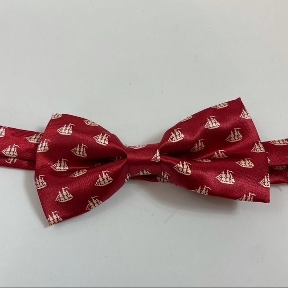 Red Pirate Ship Bow‎ Tie - Picture 3 of 11